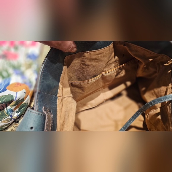 HOBO Render Shoulder Bag Deep MOSS LEATHER - Picture 8 of 11